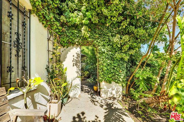 811 N Citrus Avenue, Los Angeles, CA 90038