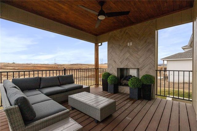17478 W 169th Terrace, Olathe, KS 66062