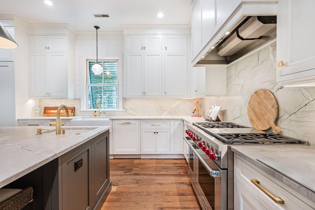 407 Royall Avenue, Mount Pleasant, SC 29464