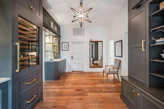 407 Royall Avenue, Mount Pleasant, SC 29464