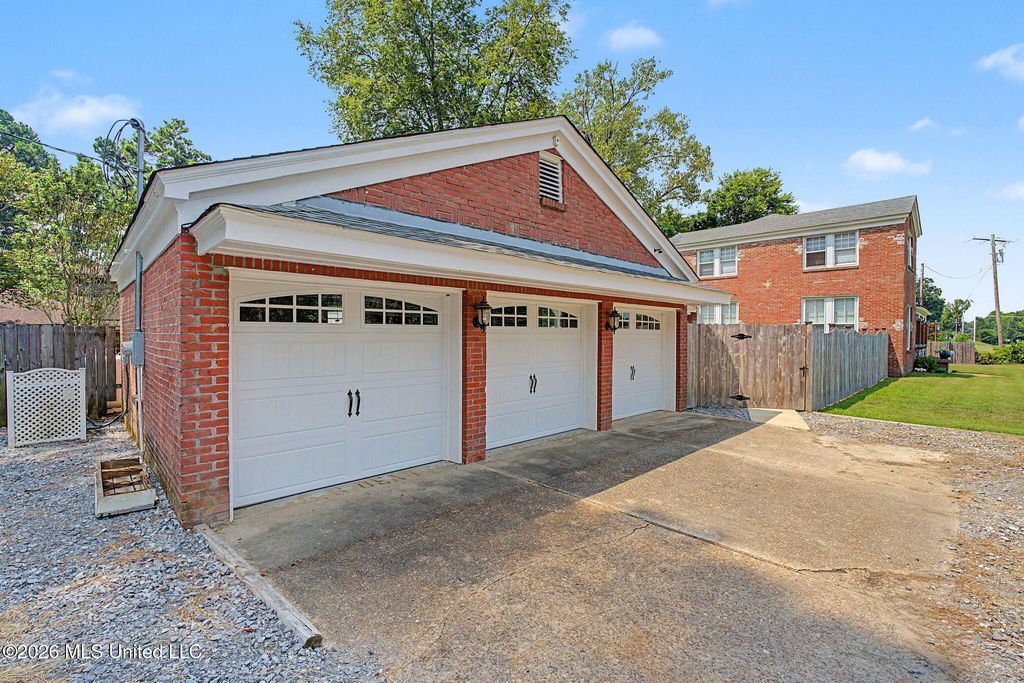 8911 W Commerce Street, Hernando, MS 38632 — photo 5