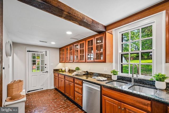 1018 DARBY PAOLI RD, Berwyn, PA 19312