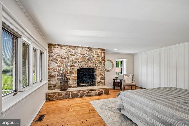 1018 DARBY PAOLI RD, Berwyn, PA 19312