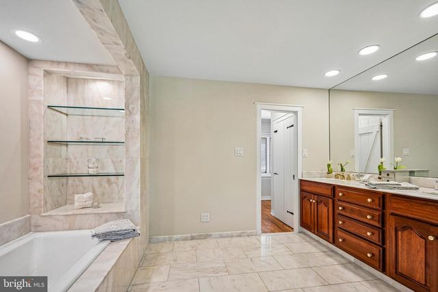 1018 DARBY PAOLI RD, Berwyn, PA 19312