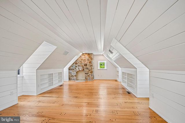 1018 DARBY PAOLI RD, Berwyn, PA 19312