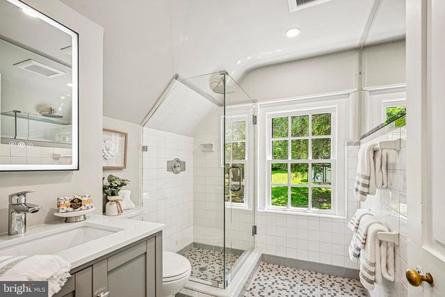 1018 DARBY PAOLI RD, Berwyn, PA 19312