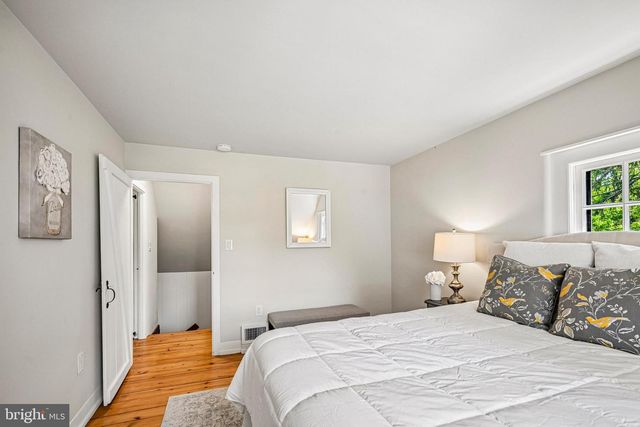 1018 DARBY PAOLI RD, Berwyn, PA 19312