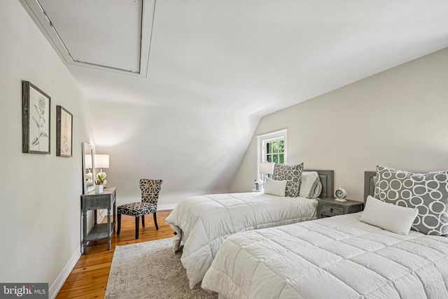 1018 DARBY PAOLI RD, Berwyn, PA 19312