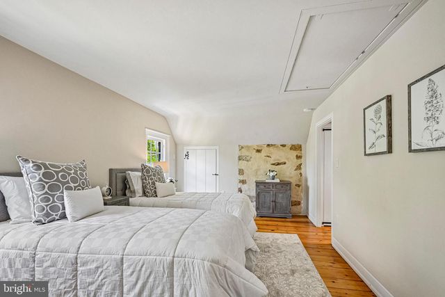 1018 DARBY PAOLI RD, Berwyn, PA 19312
