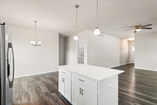 1725 Ashwood Avenue, Norwalk, IA 50211