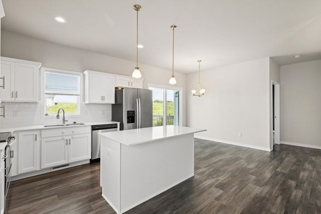 1725 Ashwood Avenue, Norwalk, IA 50211