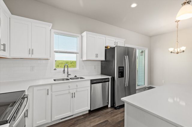 1725 Ashwood Avenue, Norwalk, IA 50211