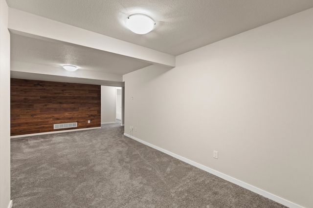 1725 Ashwood Avenue, Norwalk, IA 50211