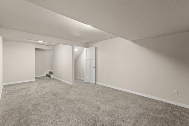 1725 Ashwood Avenue, Norwalk, IA 50211