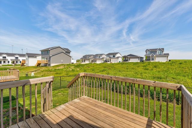 1725 Ashwood Avenue, Norwalk, IA 50211