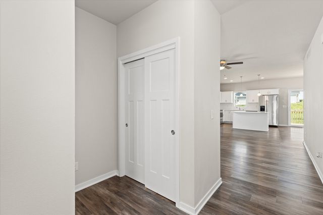 1725 Ashwood Avenue, Norwalk, IA 50211