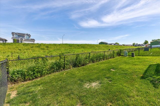 1725 Ashwood Avenue, Norwalk, IA 50211