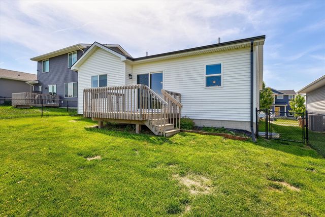 1725 Ashwood Avenue, Norwalk, IA 50211