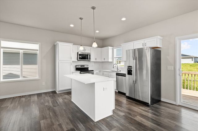 1725 Ashwood Avenue, Norwalk, IA 50211