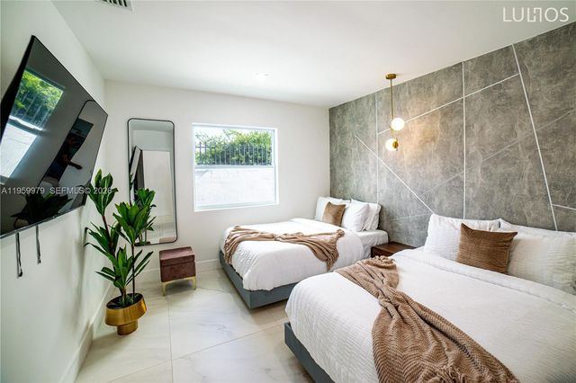 3500 SW 111th Ave, Miami, FL 33165