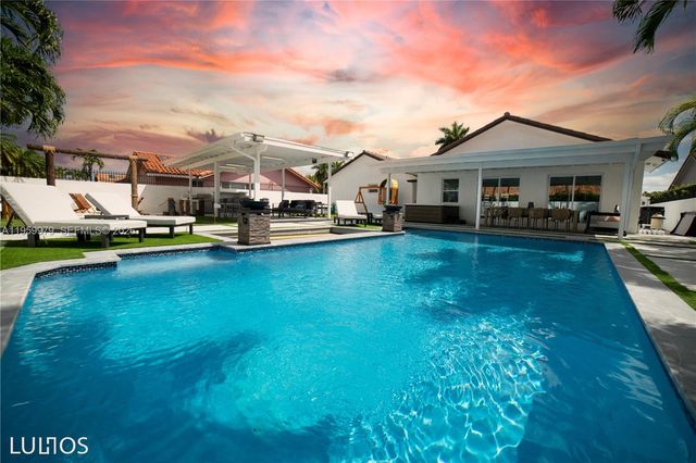 3500 SW 111th Ave, Miami, FL 33165