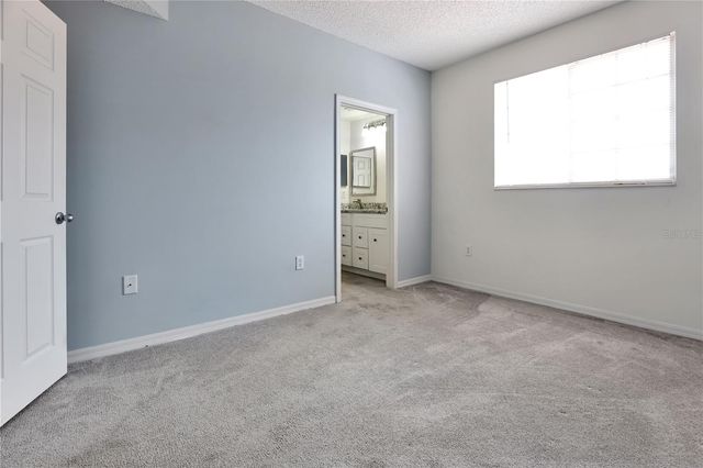 5700 BENTGRASS DRIVE 16-211, Sarasota, FL 34235