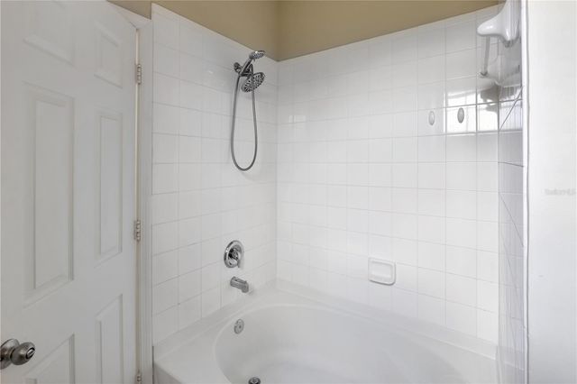 5700 BENTGRASS DRIVE 16-211, Sarasota, FL 34235