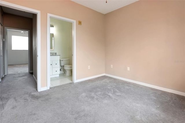 5700 BENTGRASS DRIVE 16-211, Sarasota, FL 34235