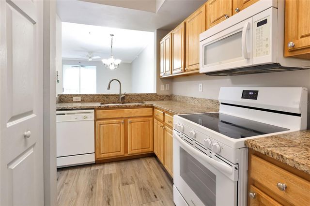 5700 BENTGRASS DRIVE 16-211, Sarasota, FL 34235