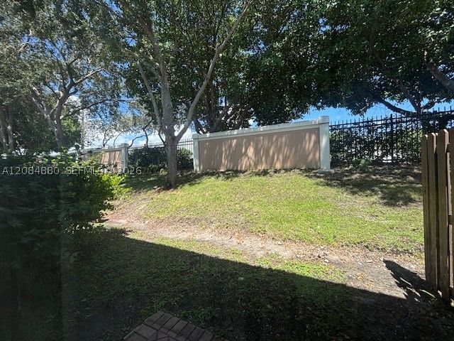 6965 Julia Gardens Dr, Coconut Creek, FL 33073