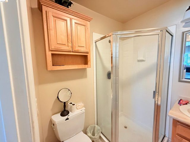 650 Fargo Ave 1, San Leandro, CA 94579