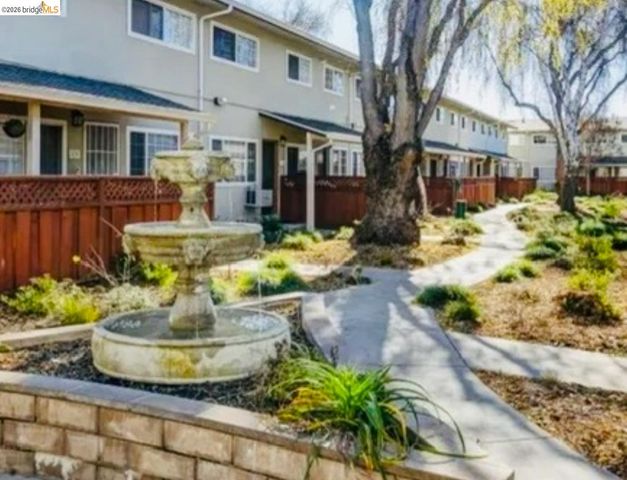 650 Fargo Ave 1, San Leandro, CA 94579