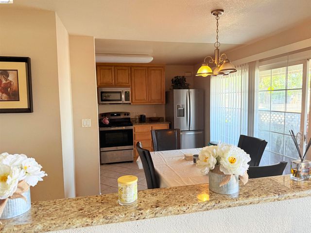 650 Fargo Ave 1, San Leandro, CA 94579