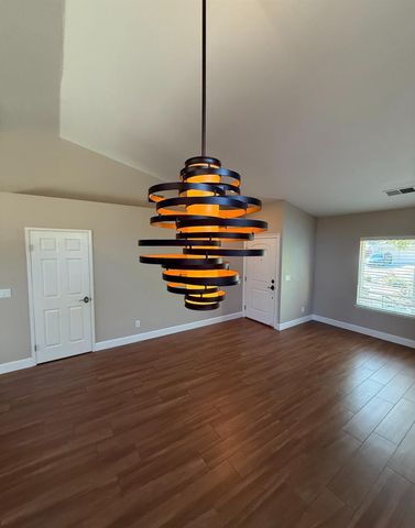 2368 E El Paso Avenue, Fresno, CA 93720