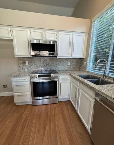 2368 E El Paso Avenue, Fresno, CA 93720