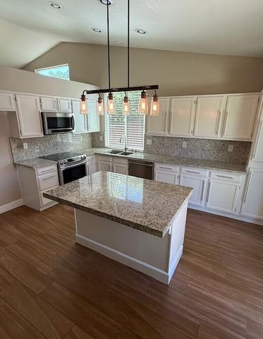 2368 E El Paso Avenue, Fresno, CA 93720
