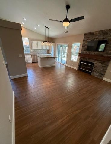 2368 E El Paso Avenue, Fresno, CA 93720