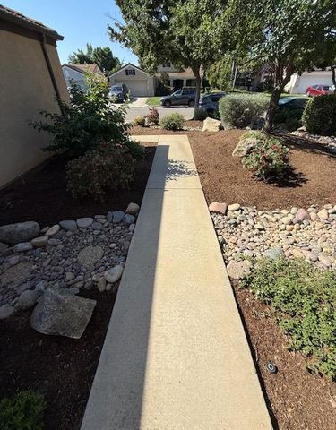 2368 E El Paso Avenue, Fresno, CA 93720