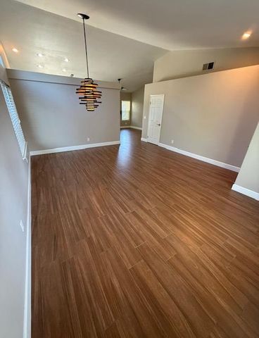 2368 E El Paso Avenue, Fresno, CA 93720