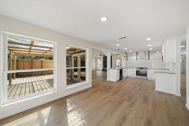 238 Point Clear Drive, Conroe, TX 77304