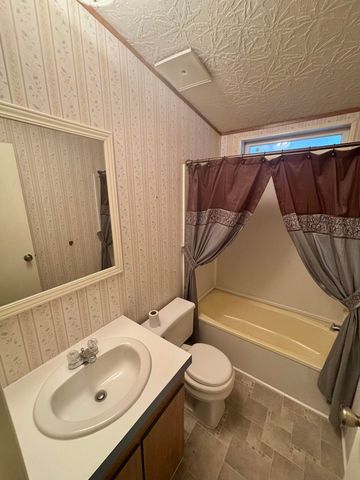 4200 Summers Lane UNIT 35, Klamath Falls, OR 97603