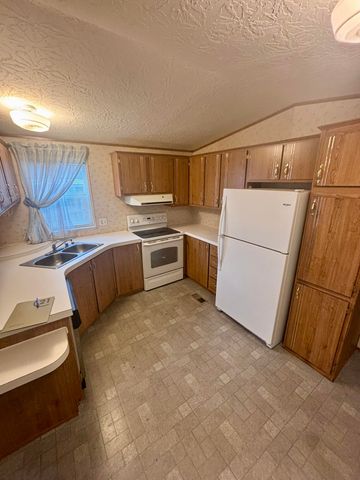 4200 Summers Lane UNIT 35, Klamath Falls, OR 97603