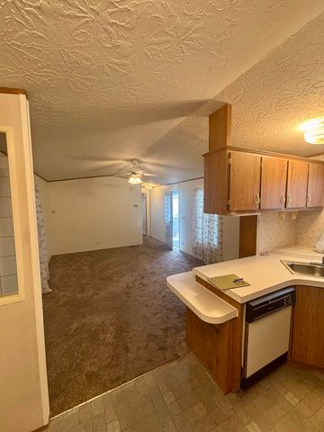 4200 Summers Lane UNIT 35, Klamath Falls, OR 97603