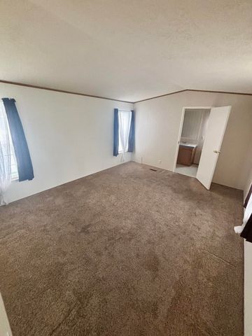 4200 Summers Lane UNIT 35, Klamath Falls, OR 97603