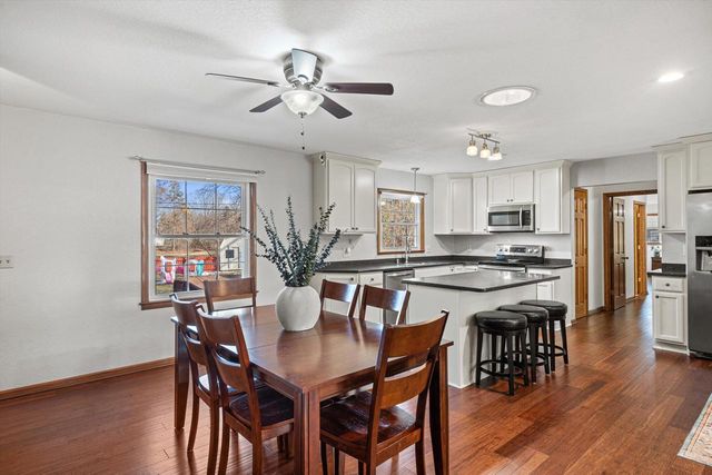 W137S6940 Clarendon PLACE, Muskego, WI 53150