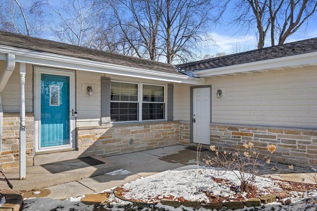 W137S6940 Clarendon PLACE, Muskego, WI 53150