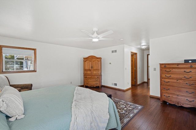 W137S6940 Clarendon PLACE, Muskego, WI 53150