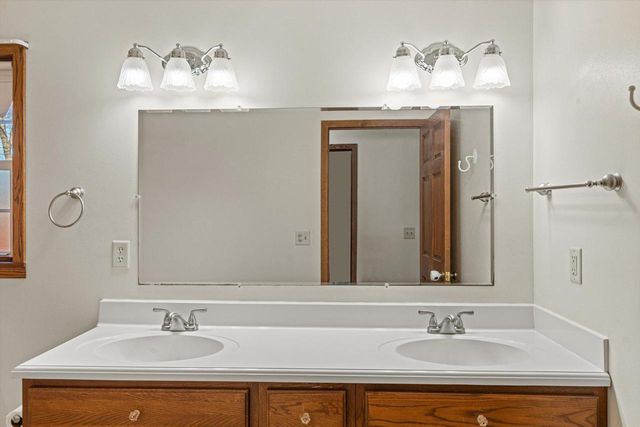 W137S6940 Clarendon PLACE, Muskego, WI 53150