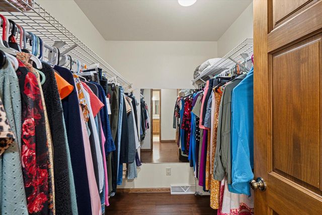 W137S6940 Clarendon PLACE, Muskego, WI 53150