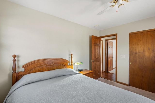 W137S6940 Clarendon PLACE, Muskego, WI 53150